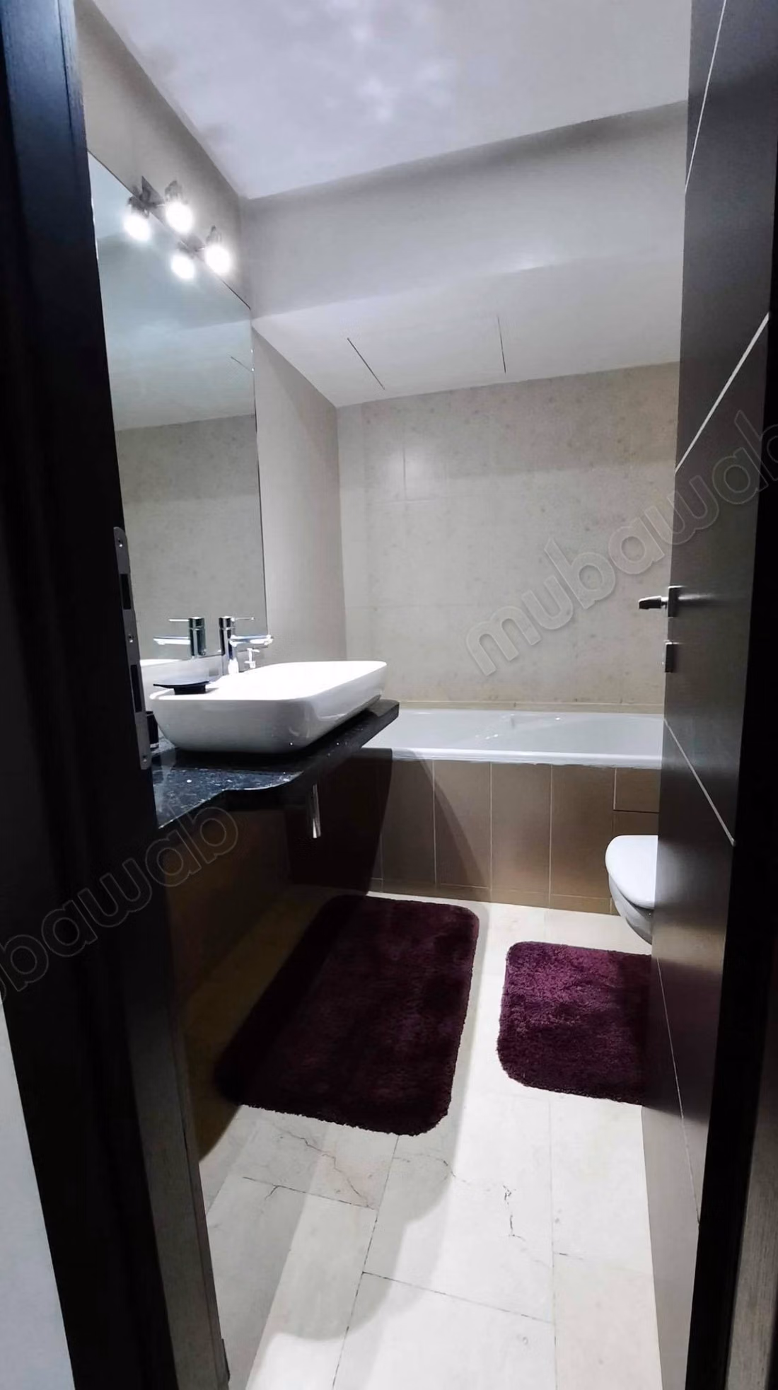 Louez cet appartement à Bourgogne Ouest.
Superficie 125 m².
Meublé