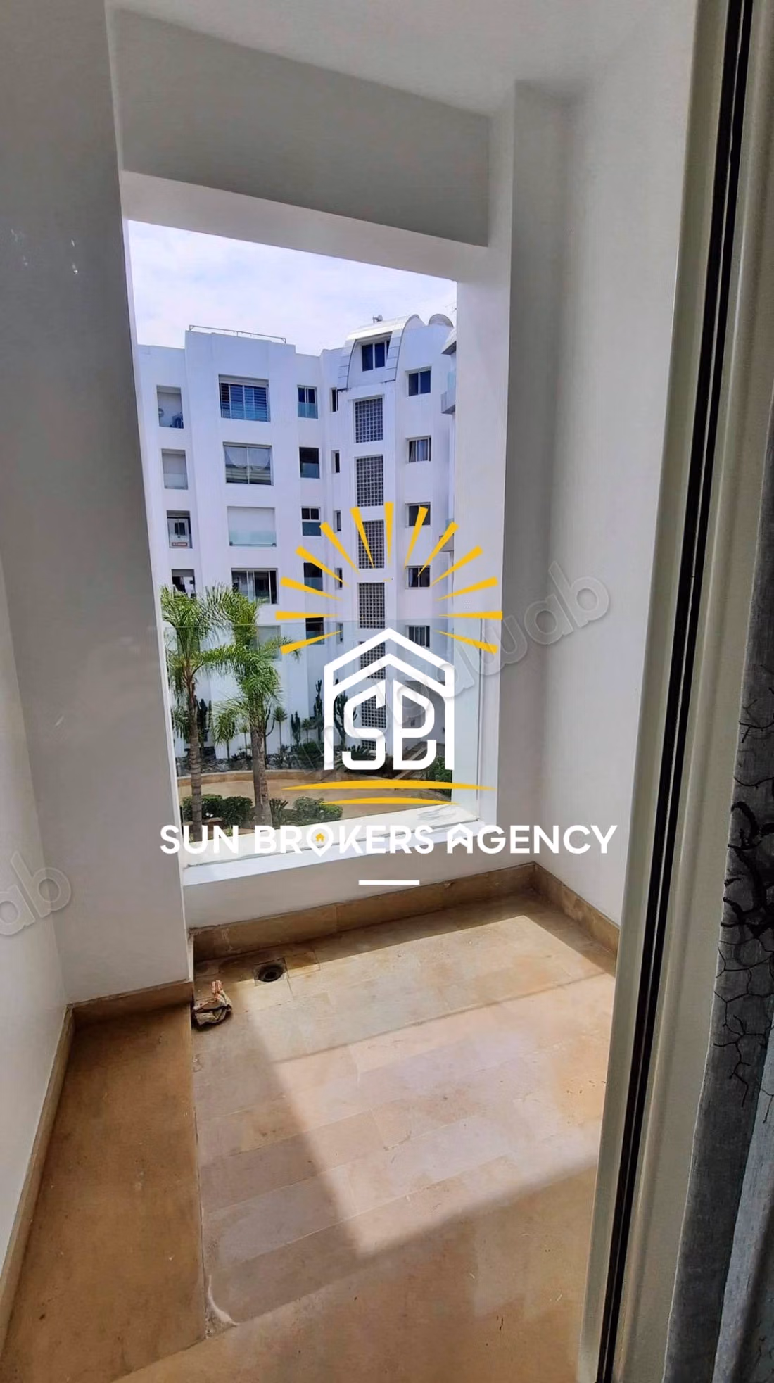 Louez cet appartement à Bourgogne Ouest.
Superficie 125 m².
Meublé