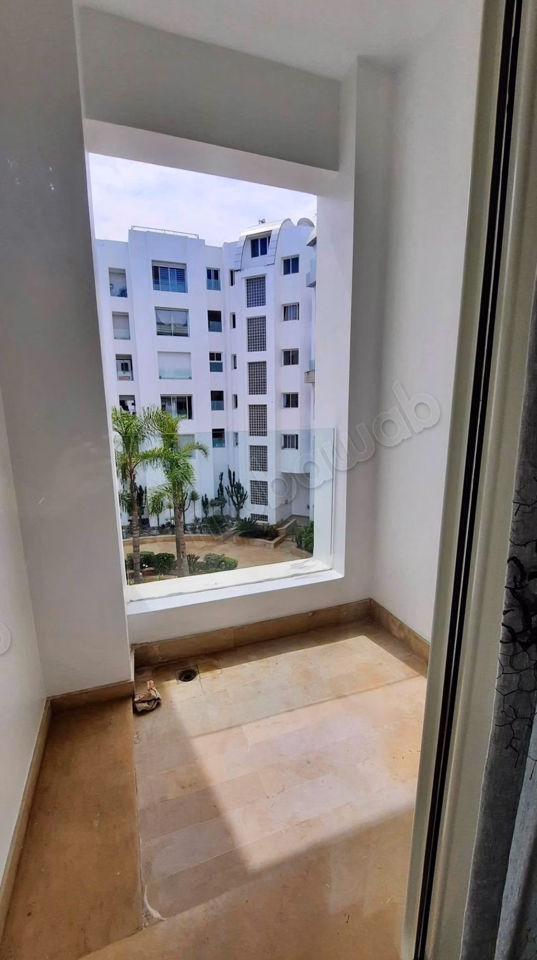 Louez cet appartement à Bourgogne Ouest.
Superficie 125 m².
Meublé