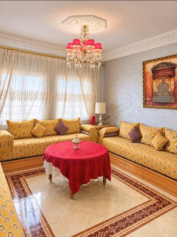 Rent an apartment in the city center. Area 80 m². Furnished