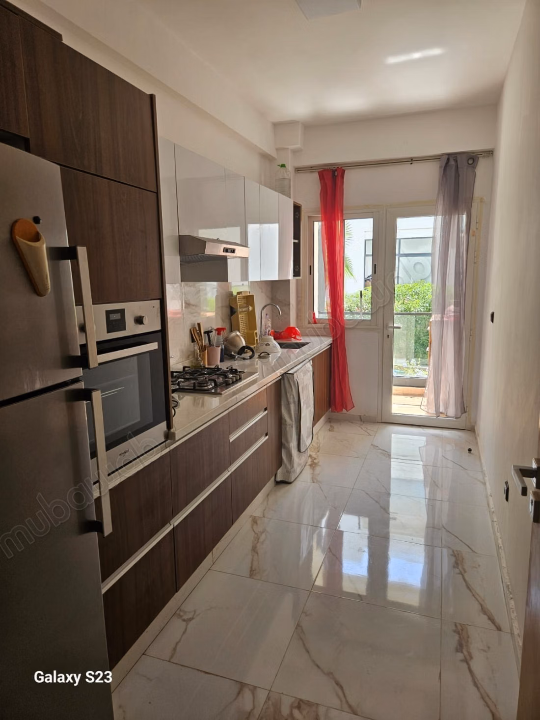 Bel appartamento in affitto a Harhoura. 3 camere confortevoli. Salotto marocchino tipico, residence sicura