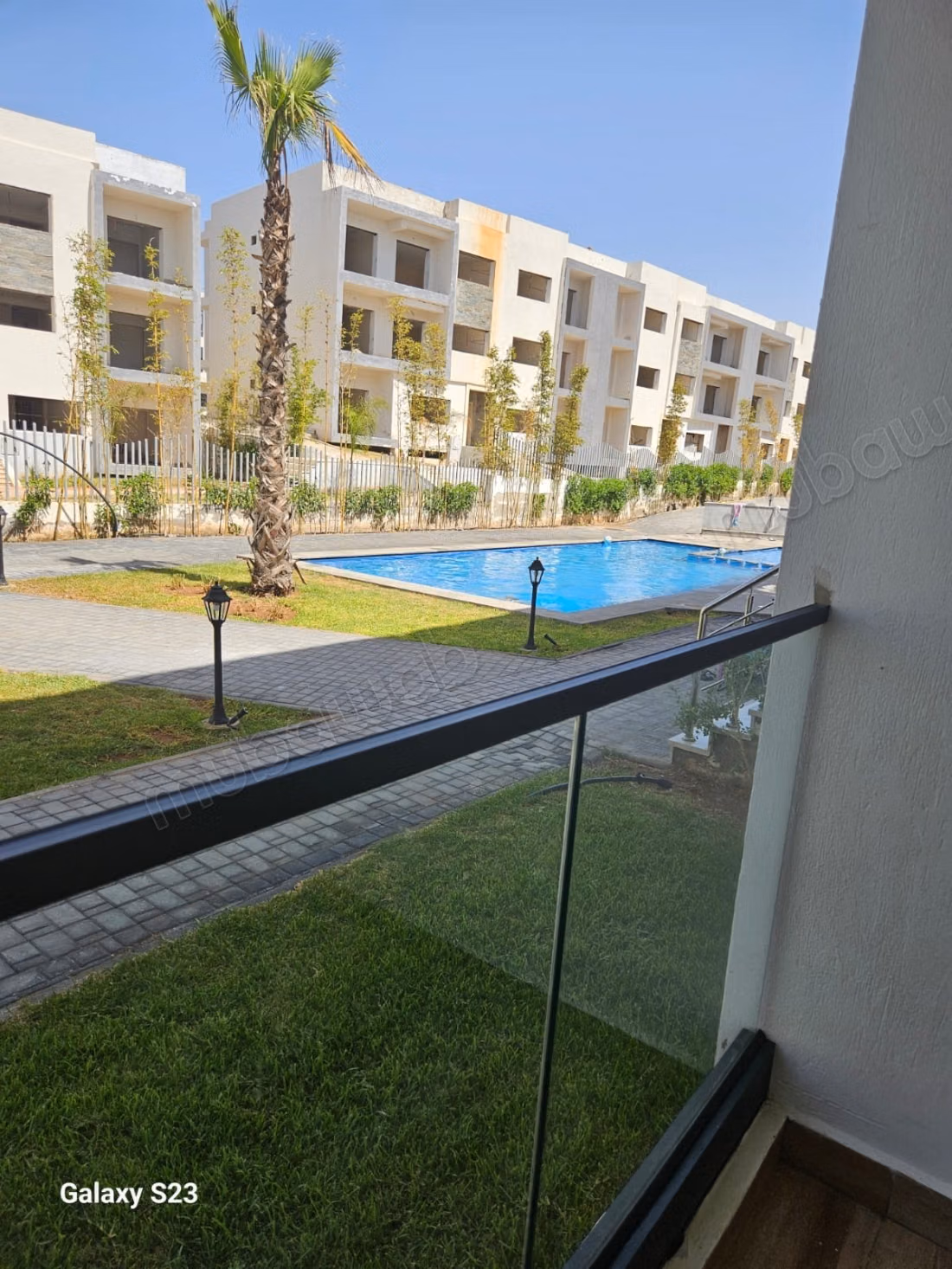 Bel appartamento in affitto a Harhoura. 3 camere confortevoli. Salotto marocchino tipico, residence sicura