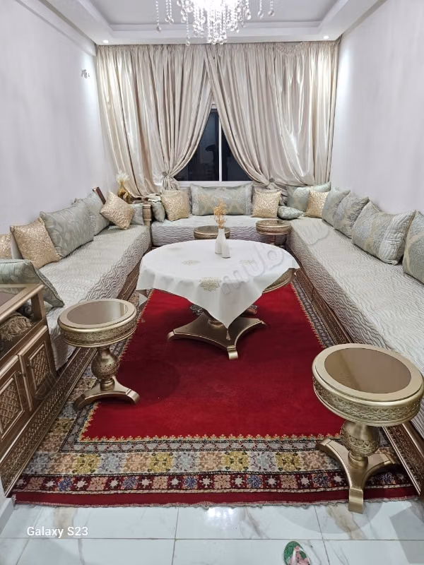 Bel appartamento in affitto a Harhoura. 3 camere confortevoli. Salotto marocchino tipico, residence sicura