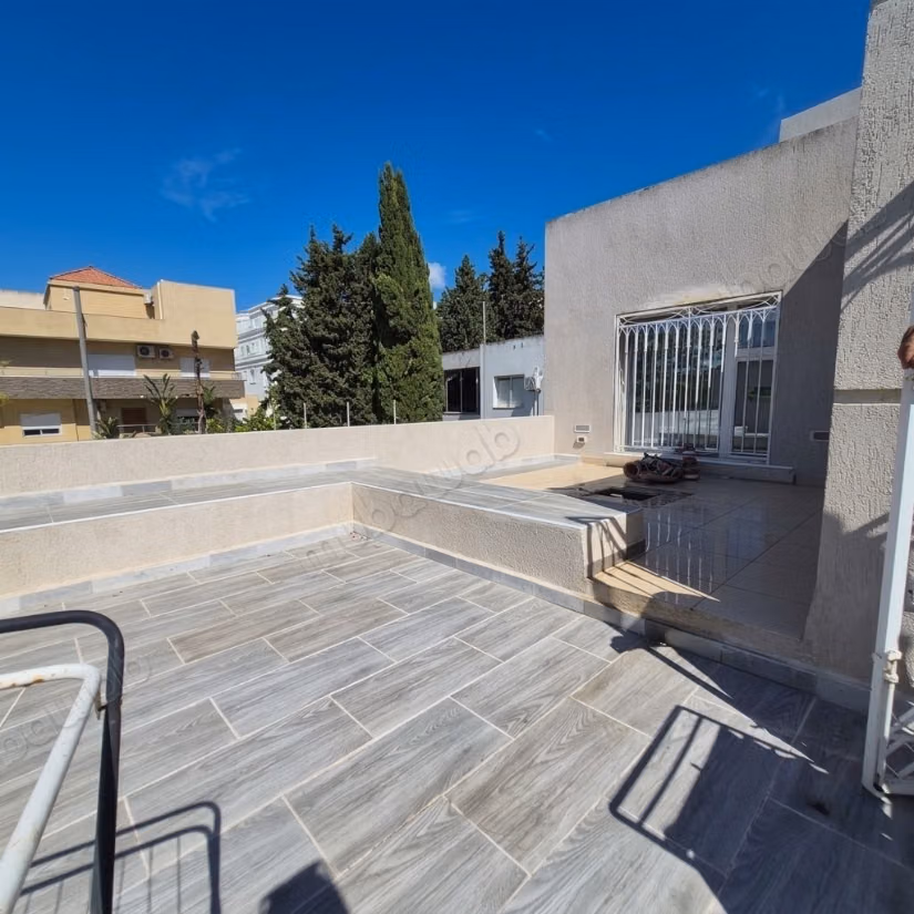 Triplex meublé spacieux et indépendant