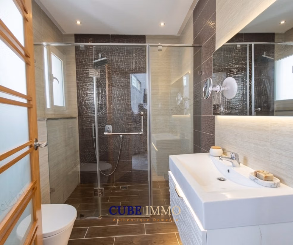 Triplex meublé spacieux et indépendant