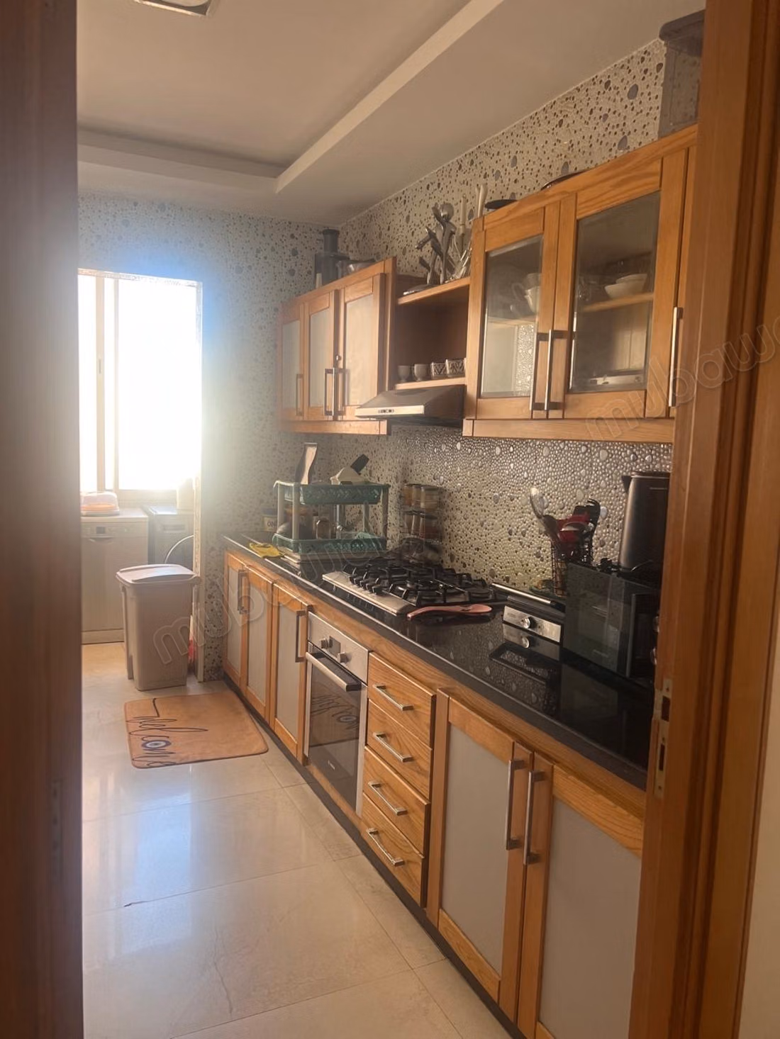 Apartment for sale in California. 2 comfortable rooms. Fireplace and air conditioning