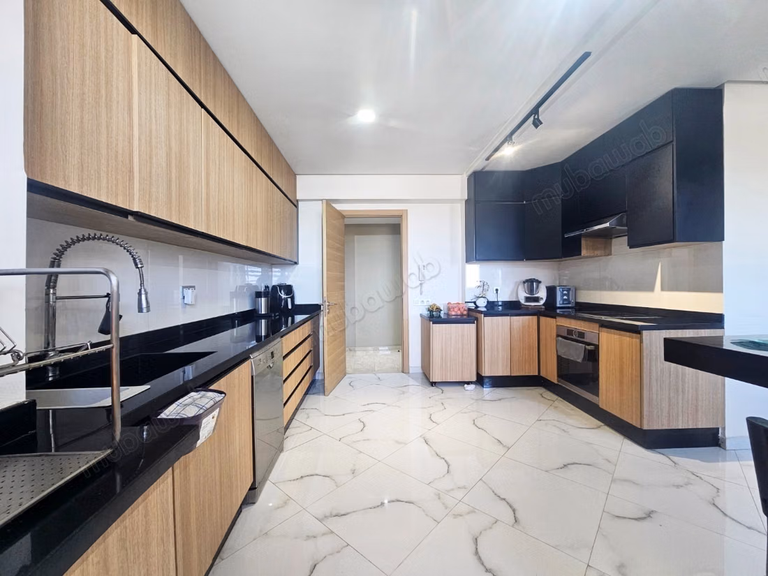 Venta de un bonito apartamento de 184m2 en Dar Bouazza
