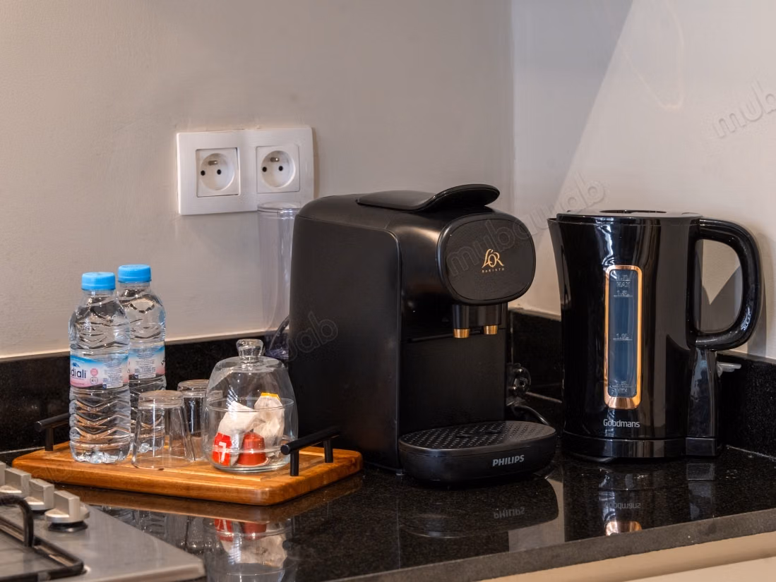 Apartamento Familiar Guéliz – Piscina y área de juegos