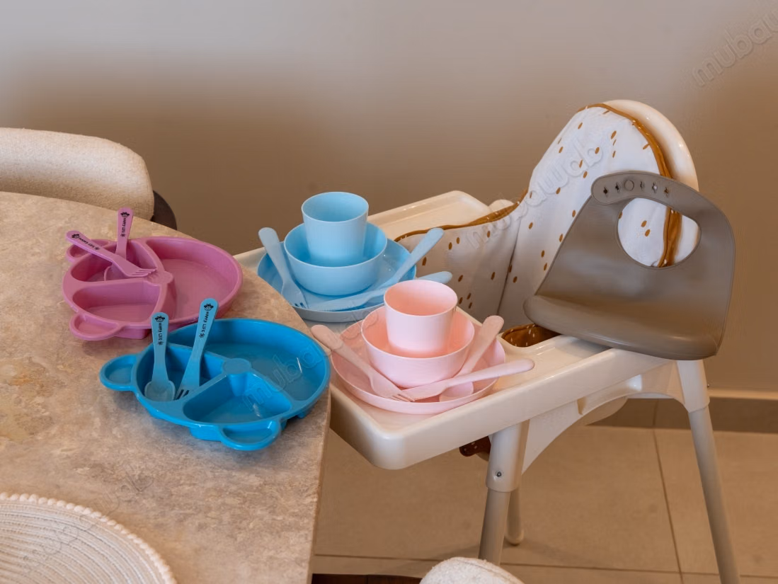 Apartamento Familiar Guéliz – Piscina y área de juegos