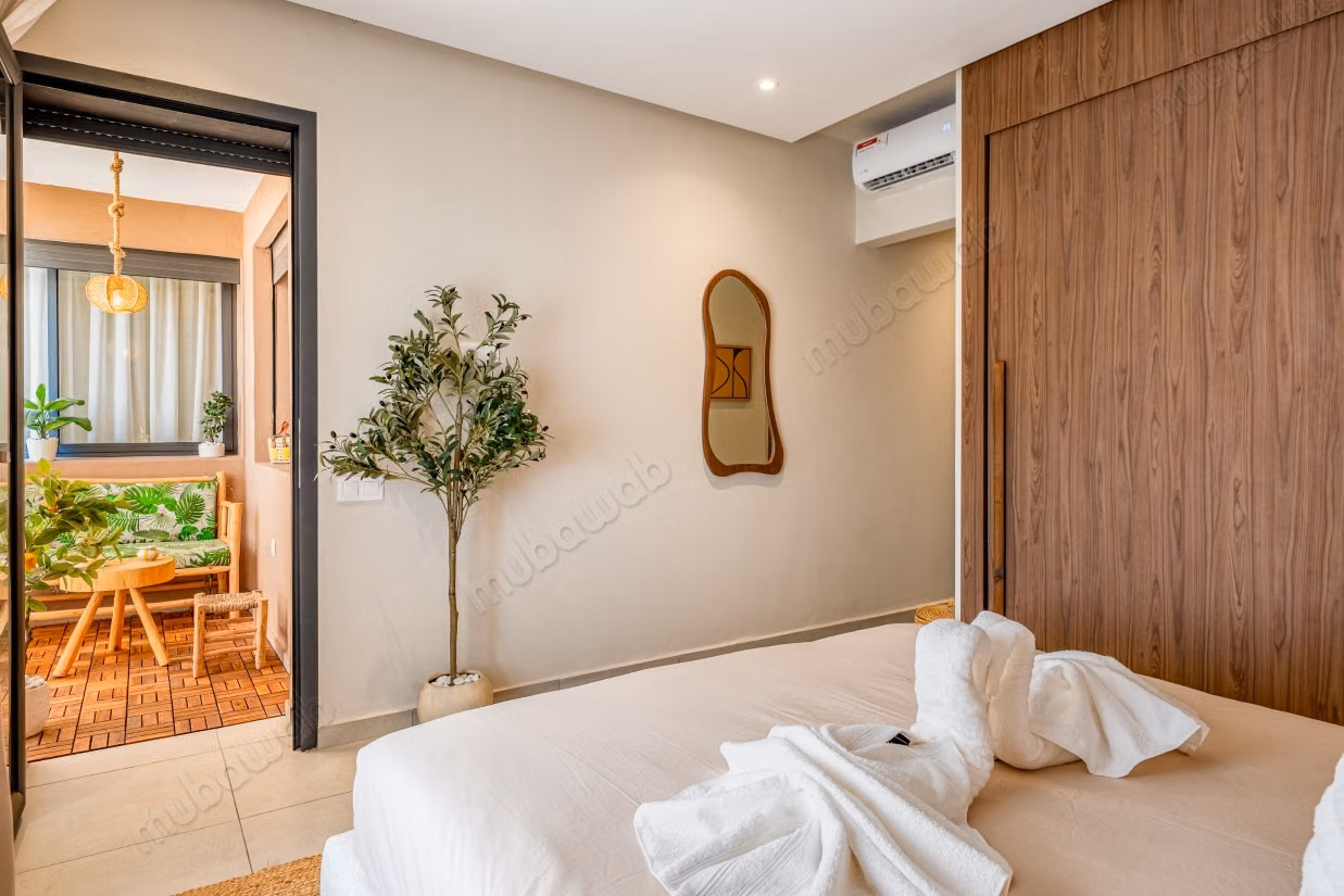 Apartamento Familiar Guéliz – Piscina y área de juegos