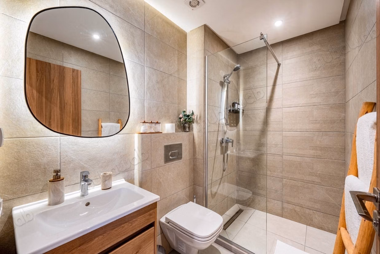 Apartamento Familiar Guéliz – Piscina y área de juegos