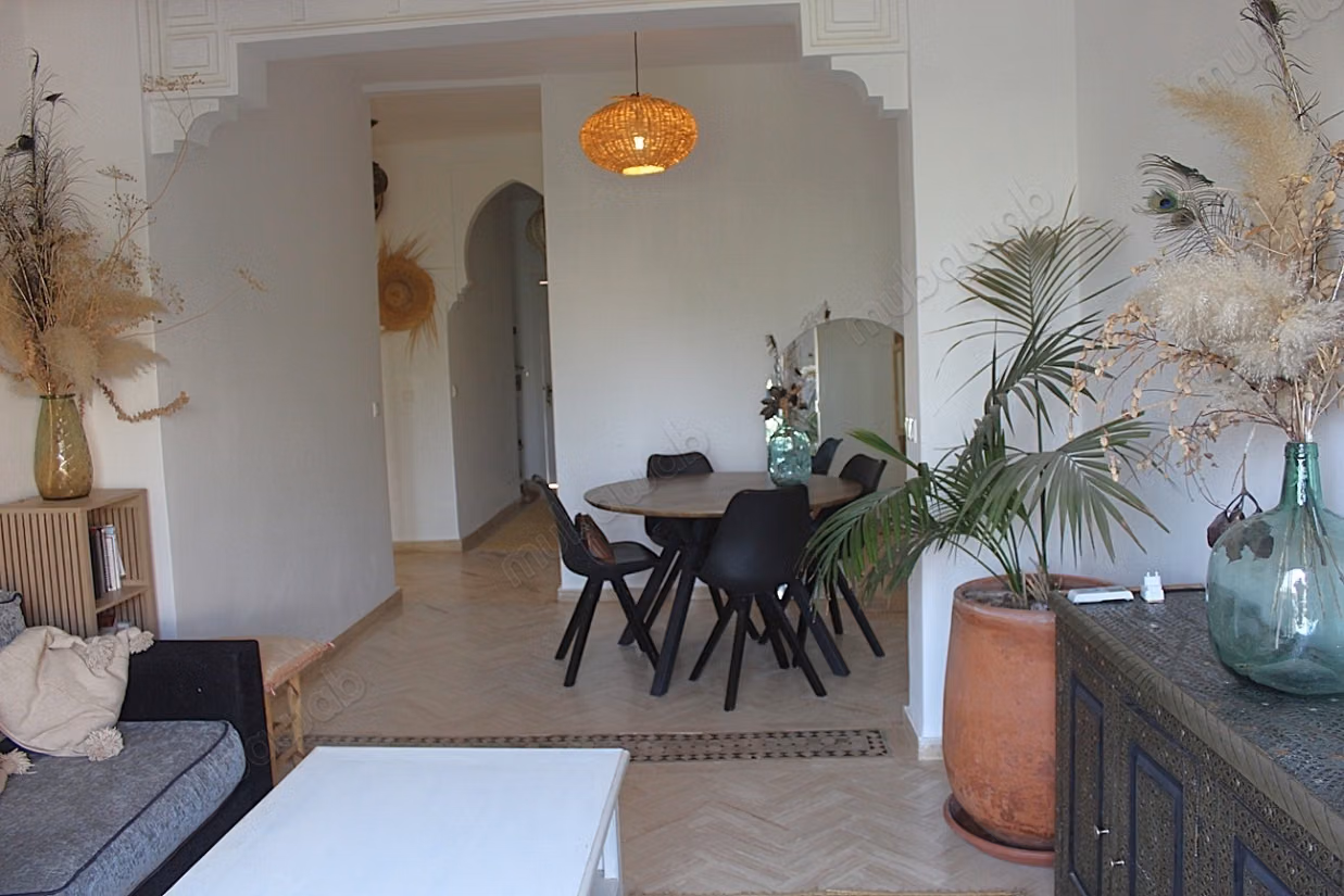 Appartement dans une jolie résidence avec piscine