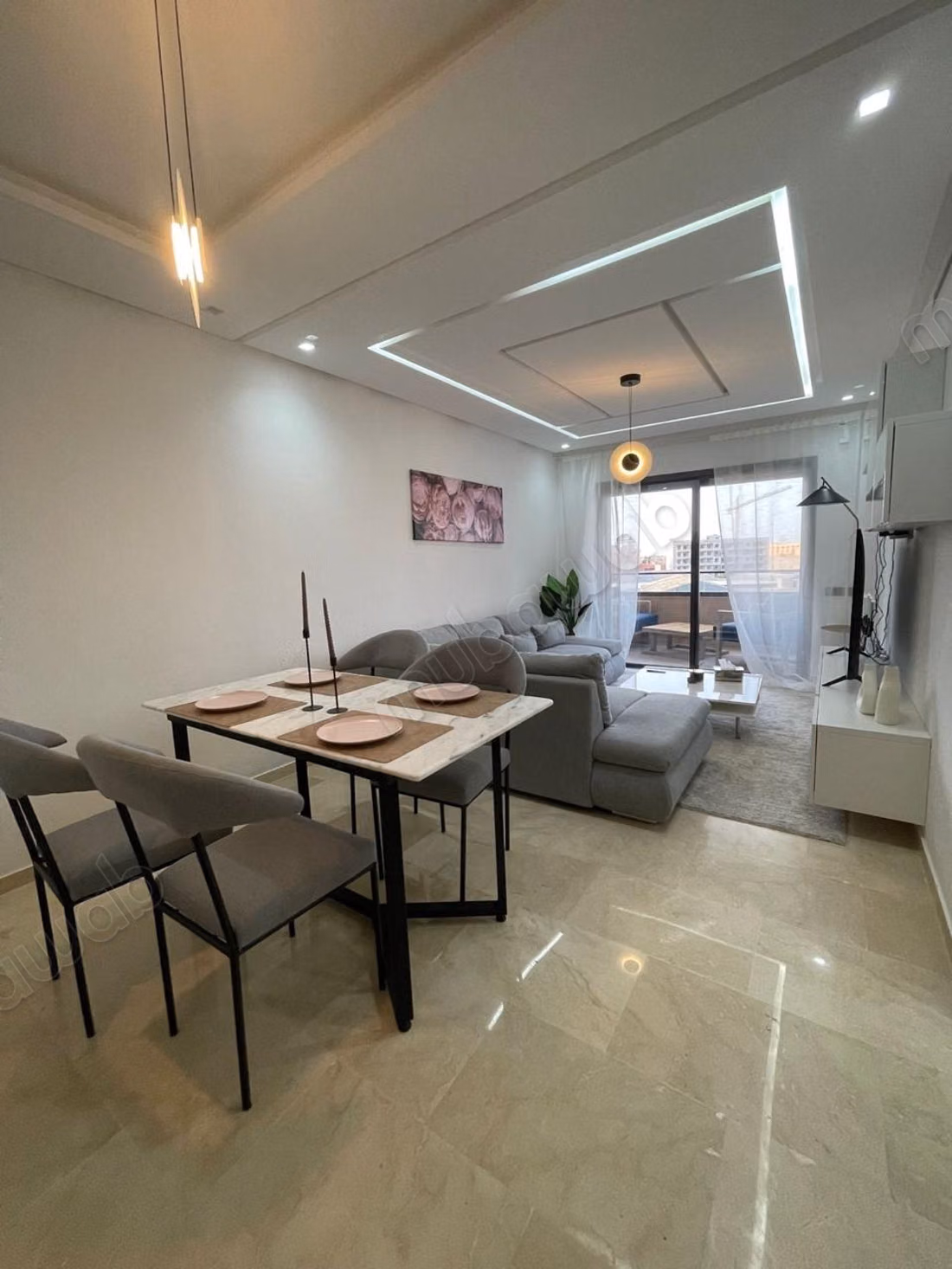 À LOUER – Bel appartement moderne avec terrasse