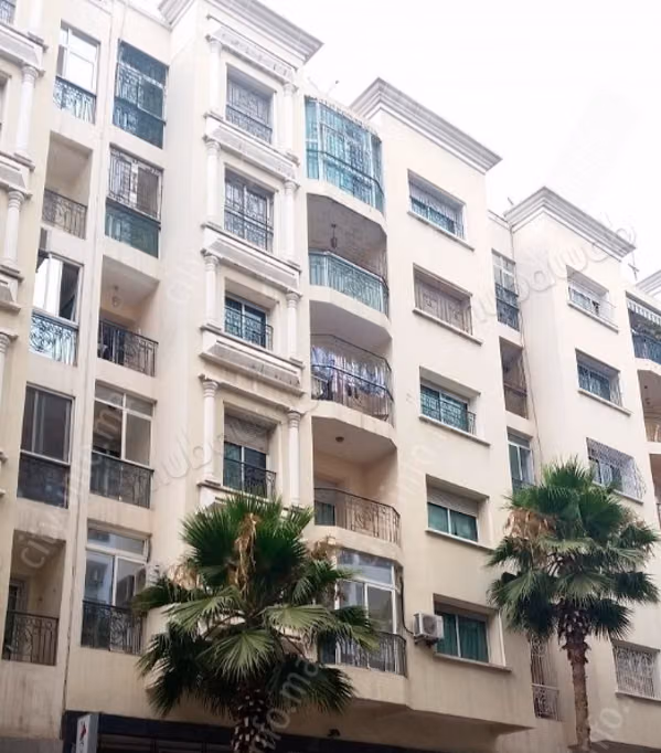 Appartamento in vendita a Benjdia. Superficie di 110 m². Salotto marocchino tradizionale, residenza sicura