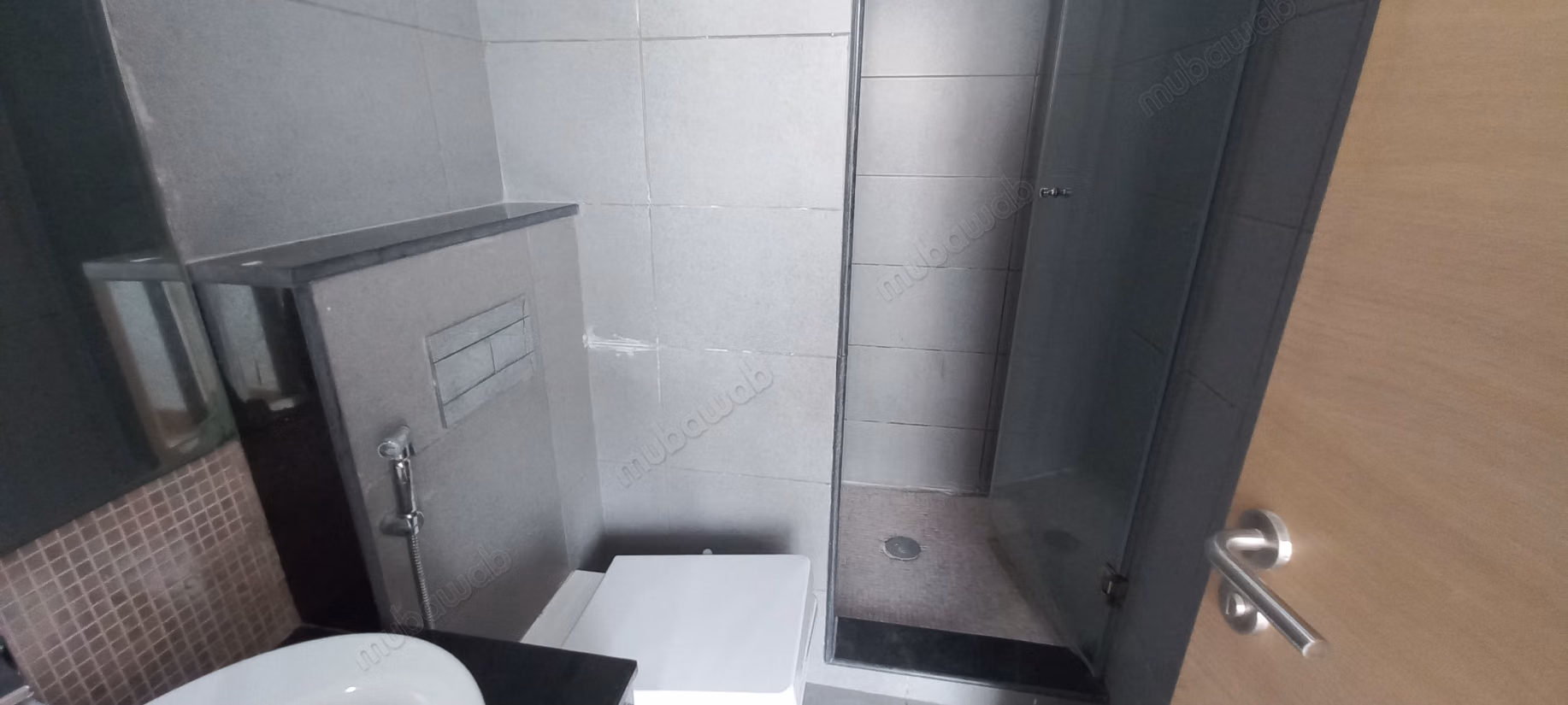 High standing semi-detached villa for sale in Ville Verte. Area 300 m². Fireplace, swimming pool