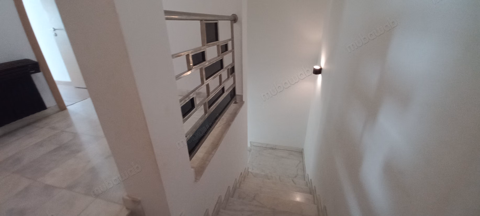 High standing semi-detached villa for sale in Ville Verte. Area 300 m². Fireplace, swimming pool