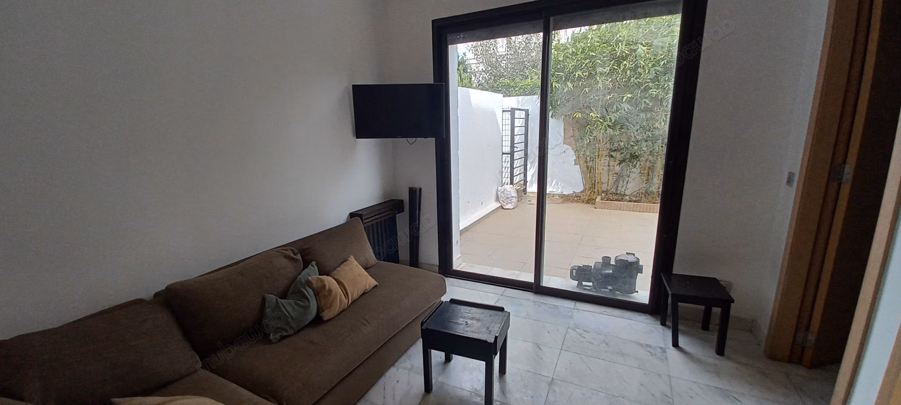 High standing semi-detached villa for sale in Ville Verte. Area 300 m². Fireplace, swimming pool