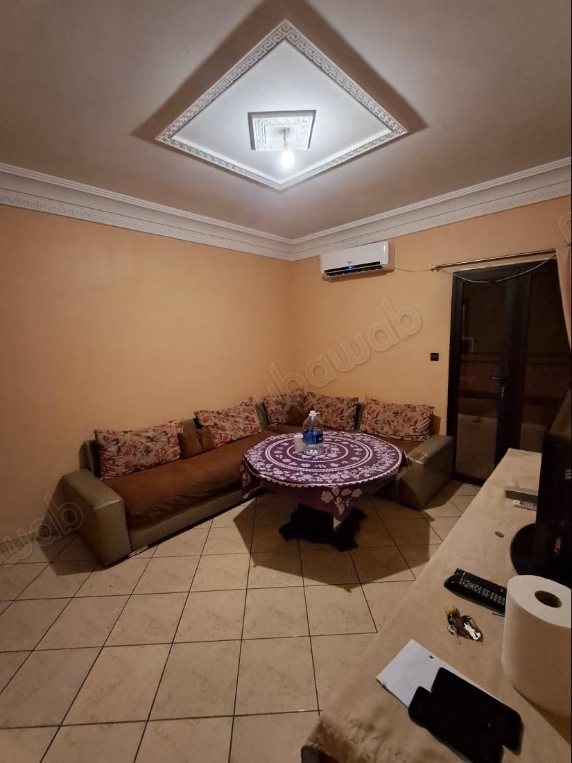 Location d'un appartement à Daoudiat.
Surface totale 94 m².
Meublé