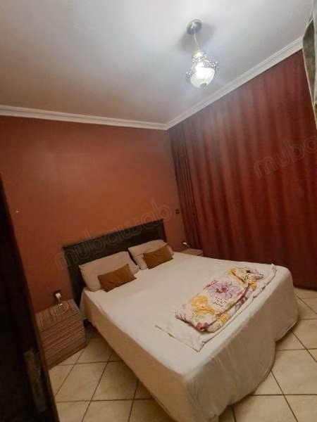 Location d'un appartement à Daoudiat. 
Surface totale 94 m². 
Meublé