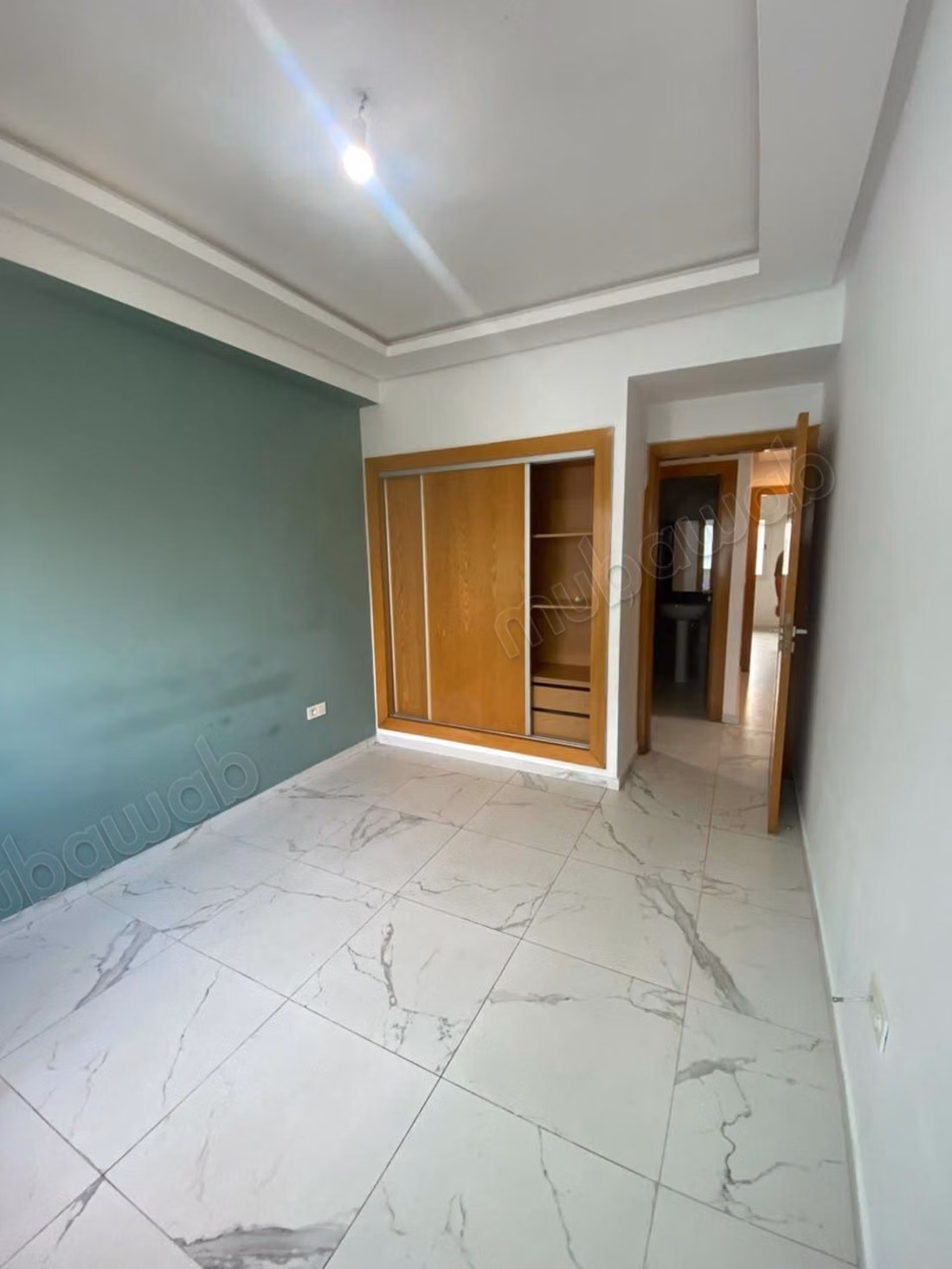 Bell'appartamento in affitto a Harhoura. 4 camere confortevoli. Porta blindata e residenza sicura