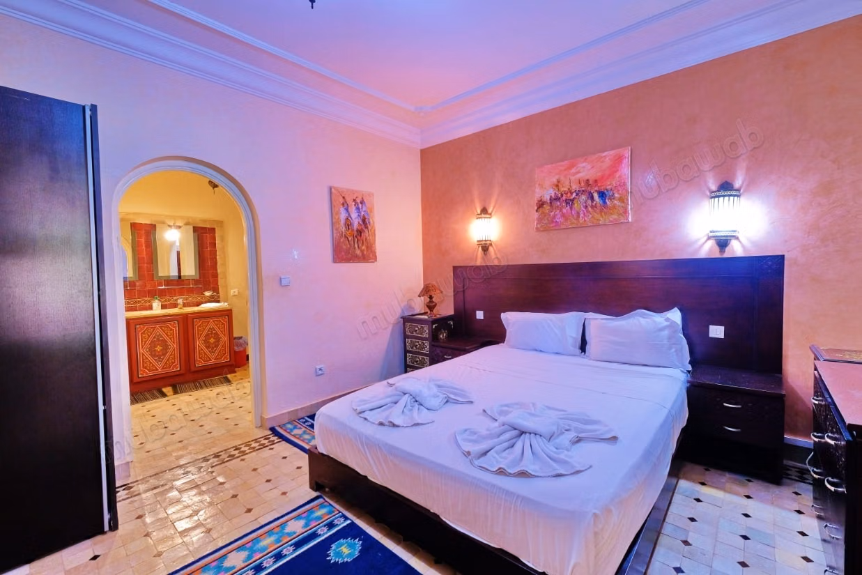 Appartement en vente à Route Amizmiz. 4 grandes pièces meublées