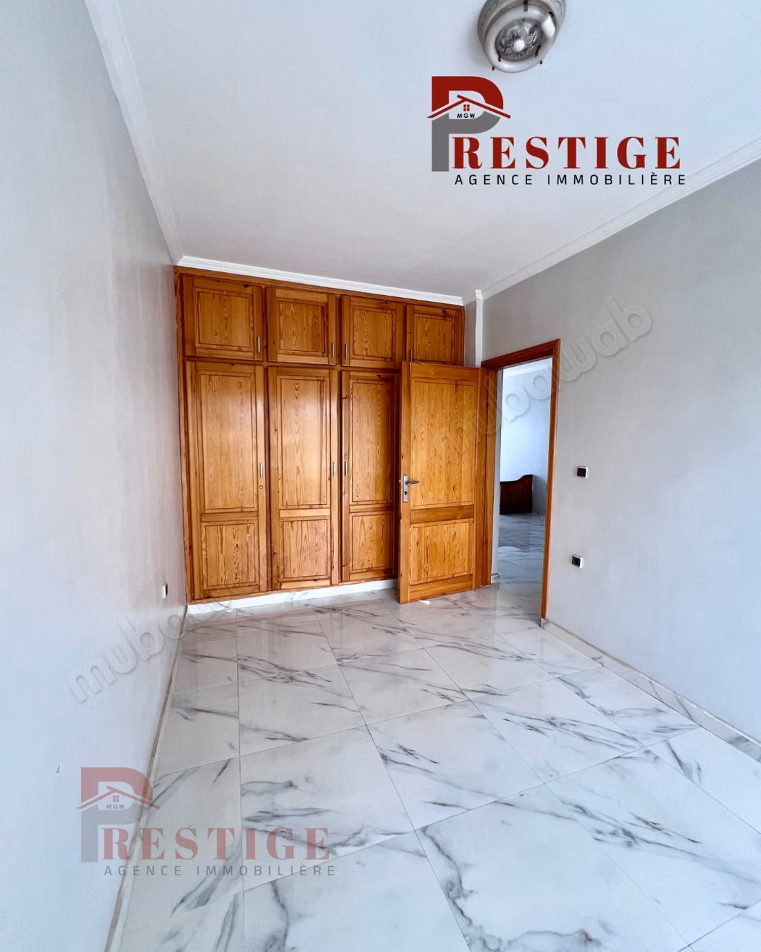 Stupendo appartamento in vendita a El Mansouria. 2 belle camere. Piscina e servizio di portineria.
