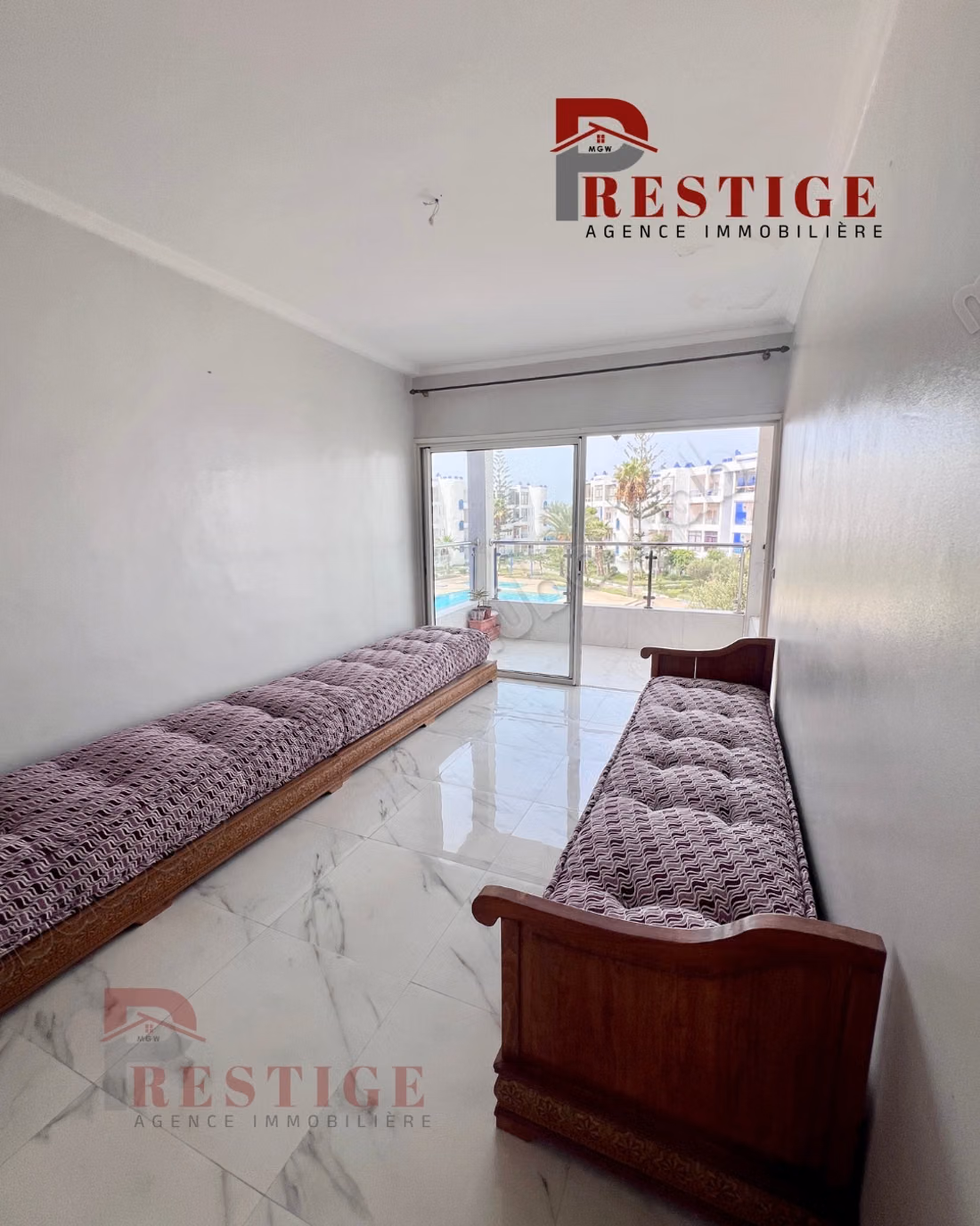 Stupendo appartamento in vendita a El Mansouria. 2 belle camere. Piscina e servizio di portineria.