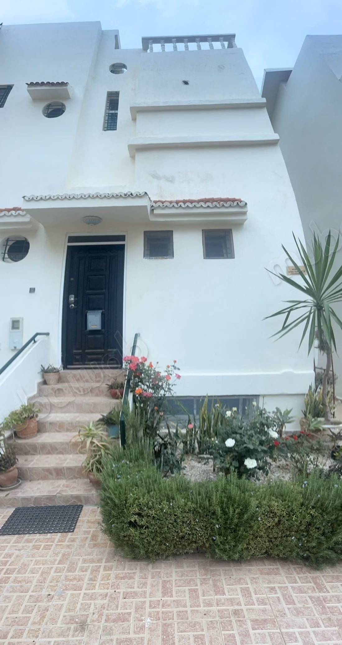 High-end house for sale in Harhoura. Area 123 m². Reinforced door, Moroccan lounge