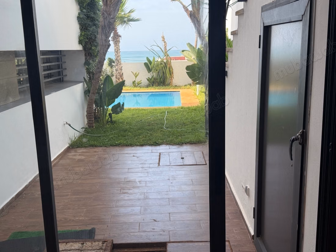Magnificent villa for sale in Harhoura. 8 rooms. Well furnished