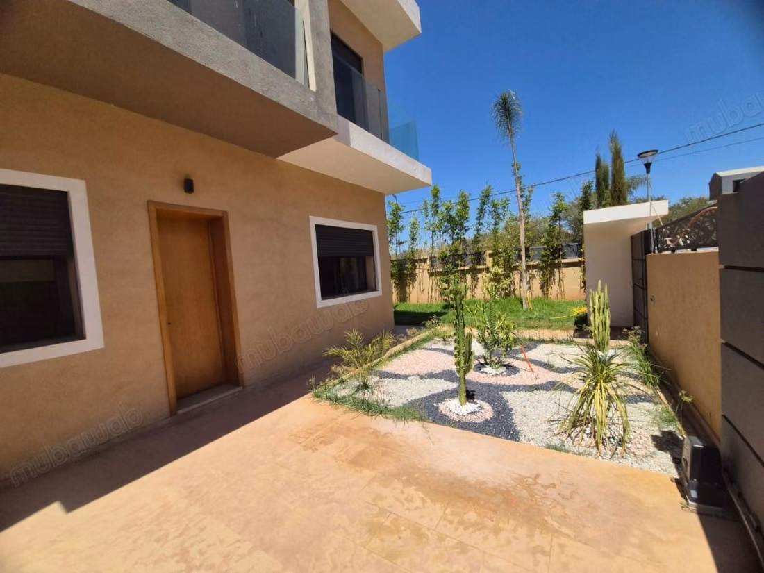 Villa neuve 4 chambres avec piscine – Rte Amizmiz