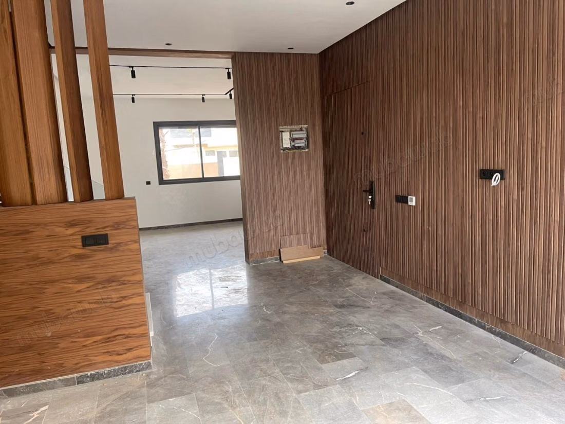 Villa neuve 4 chambres avec piscine – Rte Amizmiz