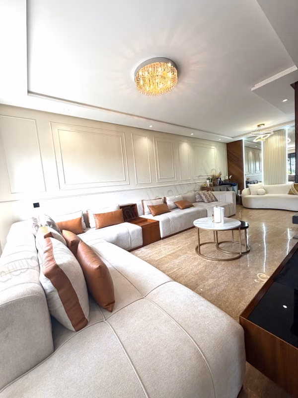 Très joli appartement rez de jardin meublé