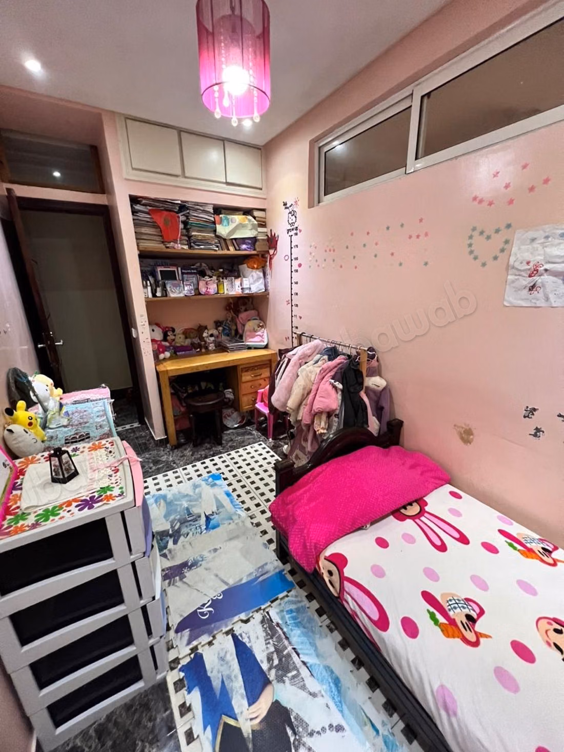 Bonito apartamento en venta en Socrate Maarif. Superficie 98 m² y salón tradicional