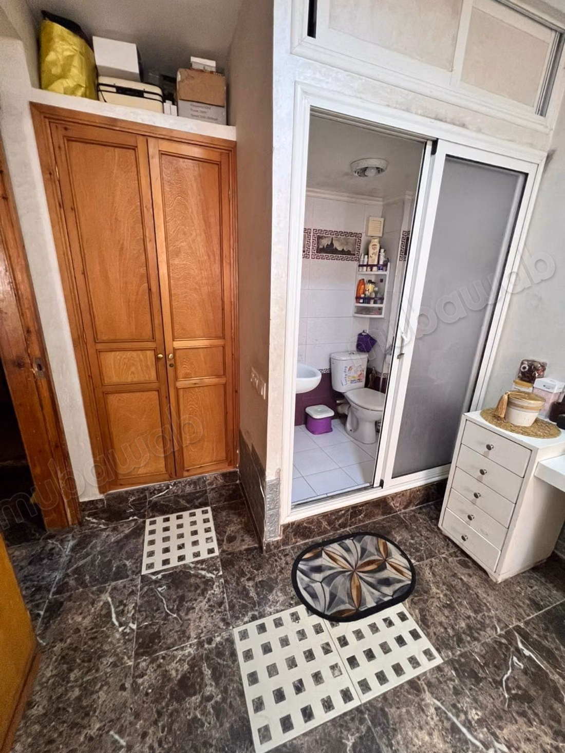 Bonito apartamento en venta en Socrate Maarif. Superficie 98 m² y salón tradicional