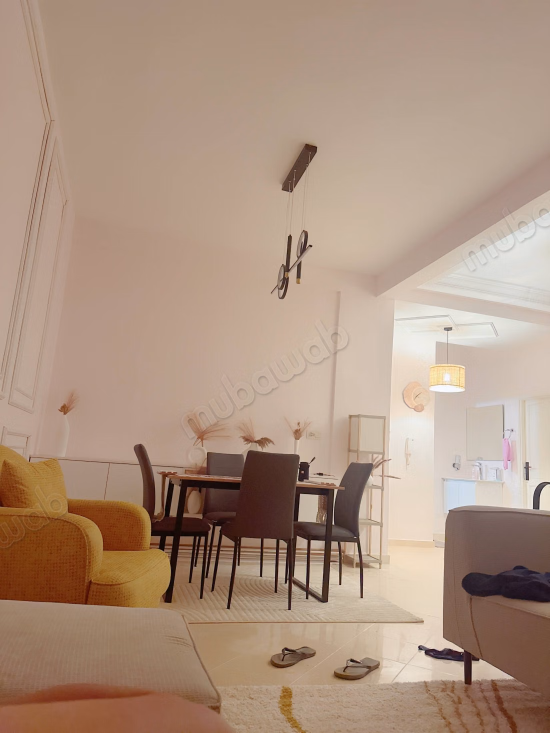 Bel appartement à vendre dans le quartier d'Al-Naseem. Superficie totale 96 m². Terrasse lumineuse