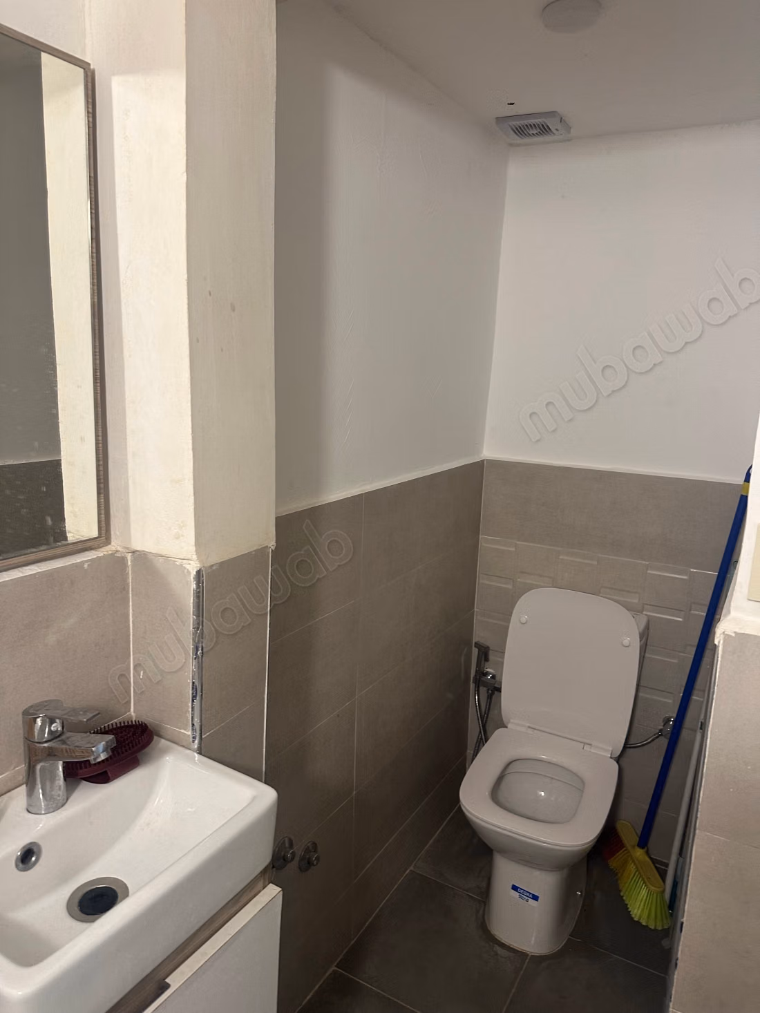 Bel appartement à vendre dans le quartier d'Al-Naseem. Superficie totale 96 m². Terrasse lumineuse