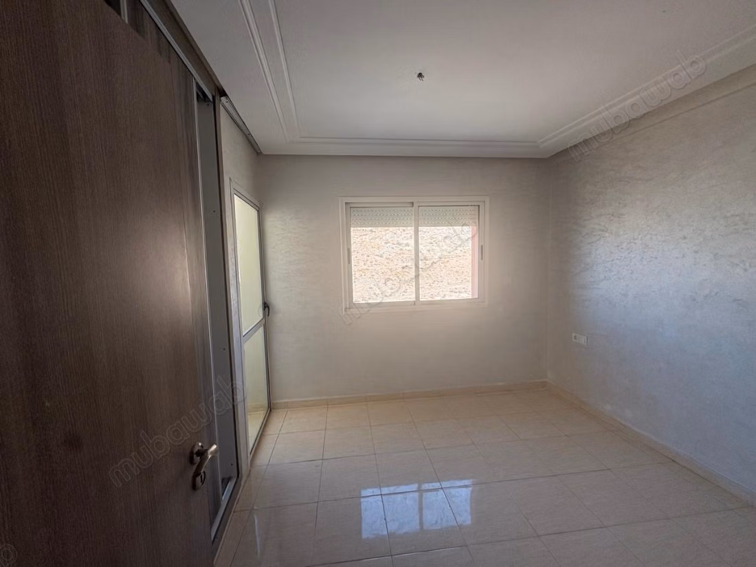 Leeg 3-slaapkamer appartement te huur in Gueliz