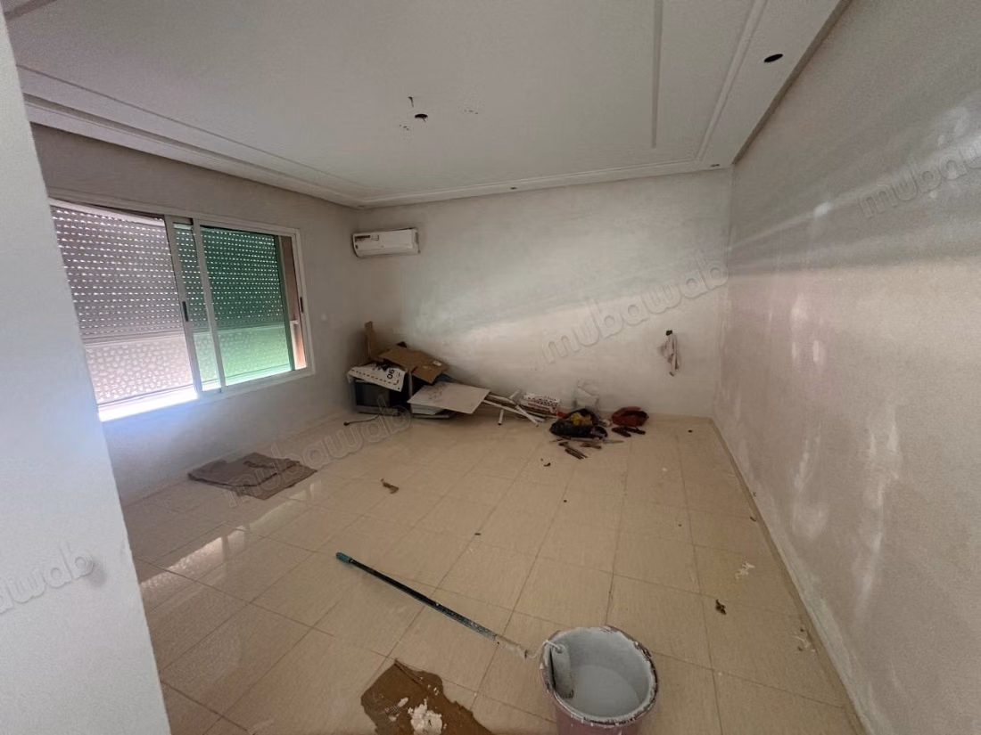 Leeg 3-slaapkamer appartement te huur in Gueliz