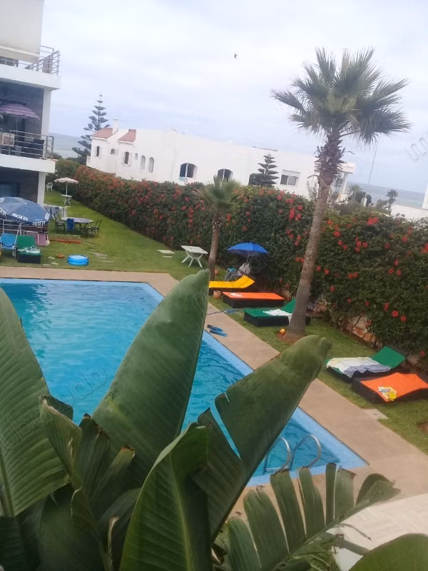 Beautiful apartment for sale in Dar Bouazza. 2 beautiful bedrooms. Well furnished