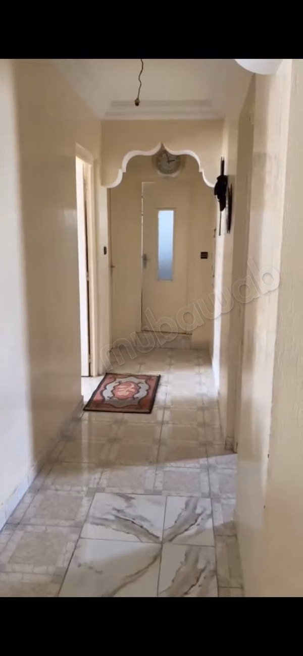 Vendita appartamento ad Al Wifaq. 3 belle camere da letto. Salone marocchino, sicurezza