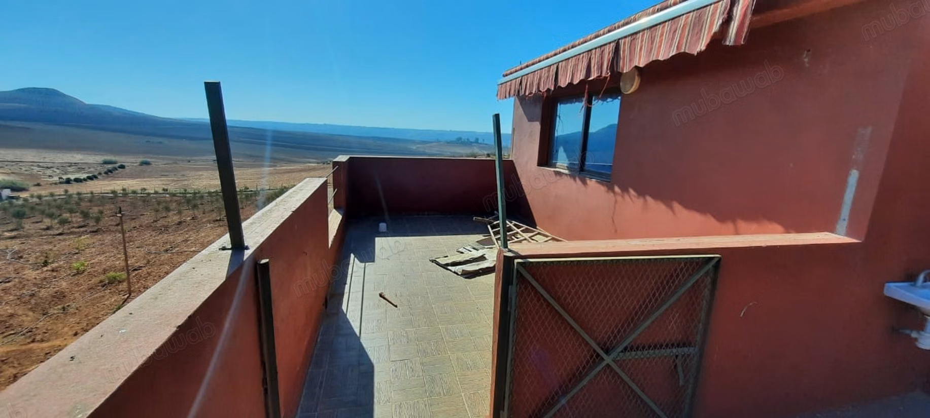 Finca en venta en Golf de Benslimane. Superficie de 438 m². Garaje