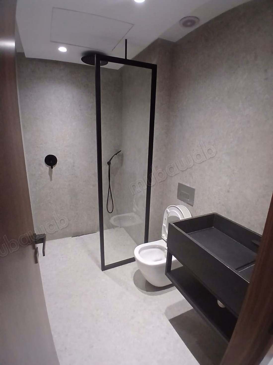 Superbe appartement à louer à Souissi. 
Surface de 170 m². 
Cheminée, piscine