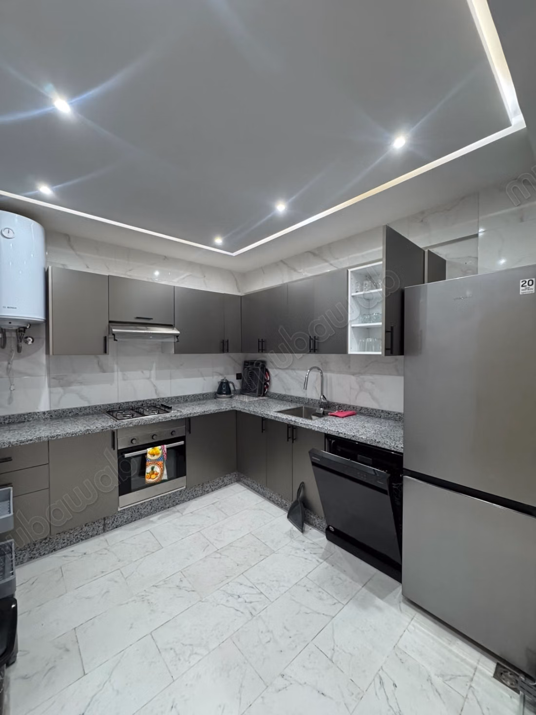 Apartment for sale in Camp Al Ghoul. 4 large rooms. Well furnished