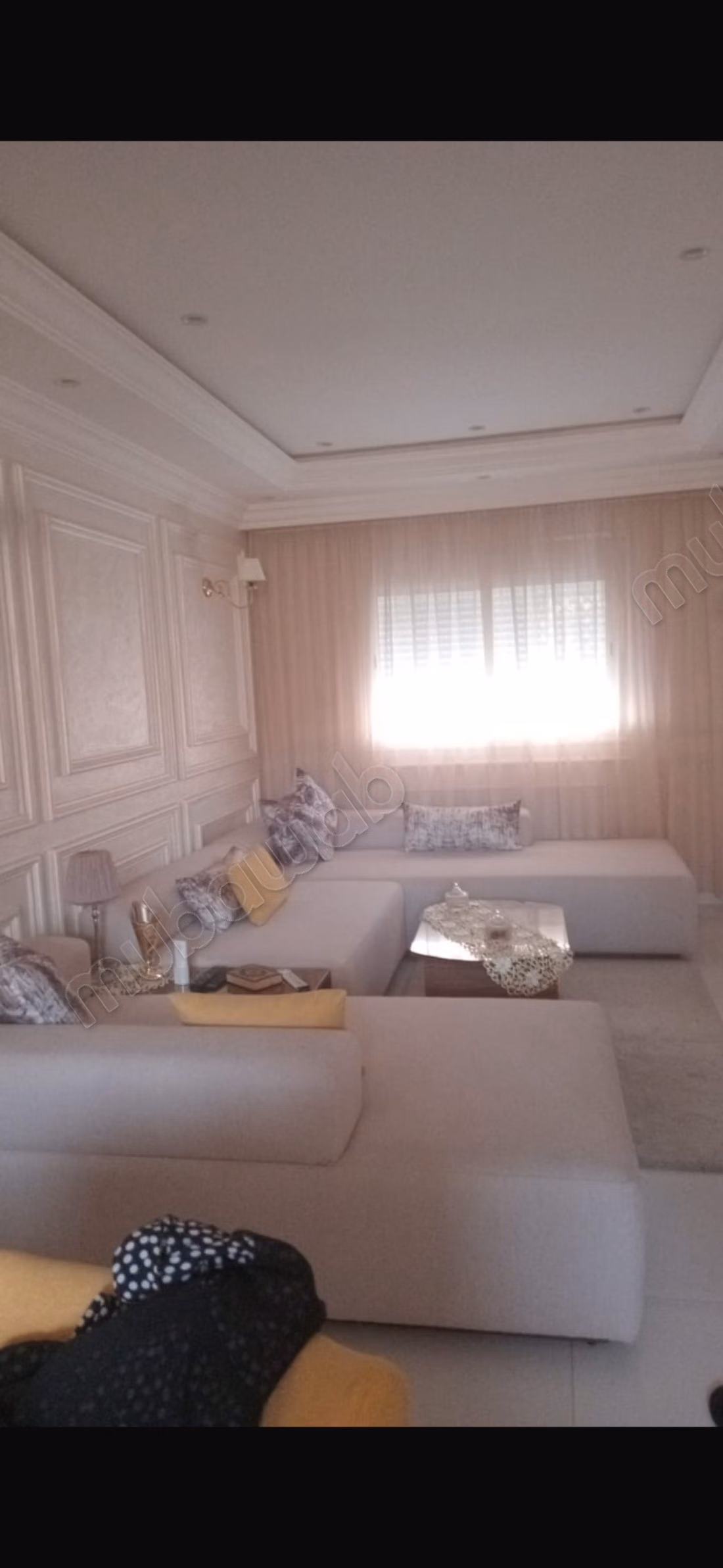 Appartement à vendre à Route Casablanca. 
2 belles chambres. 
Meublé
