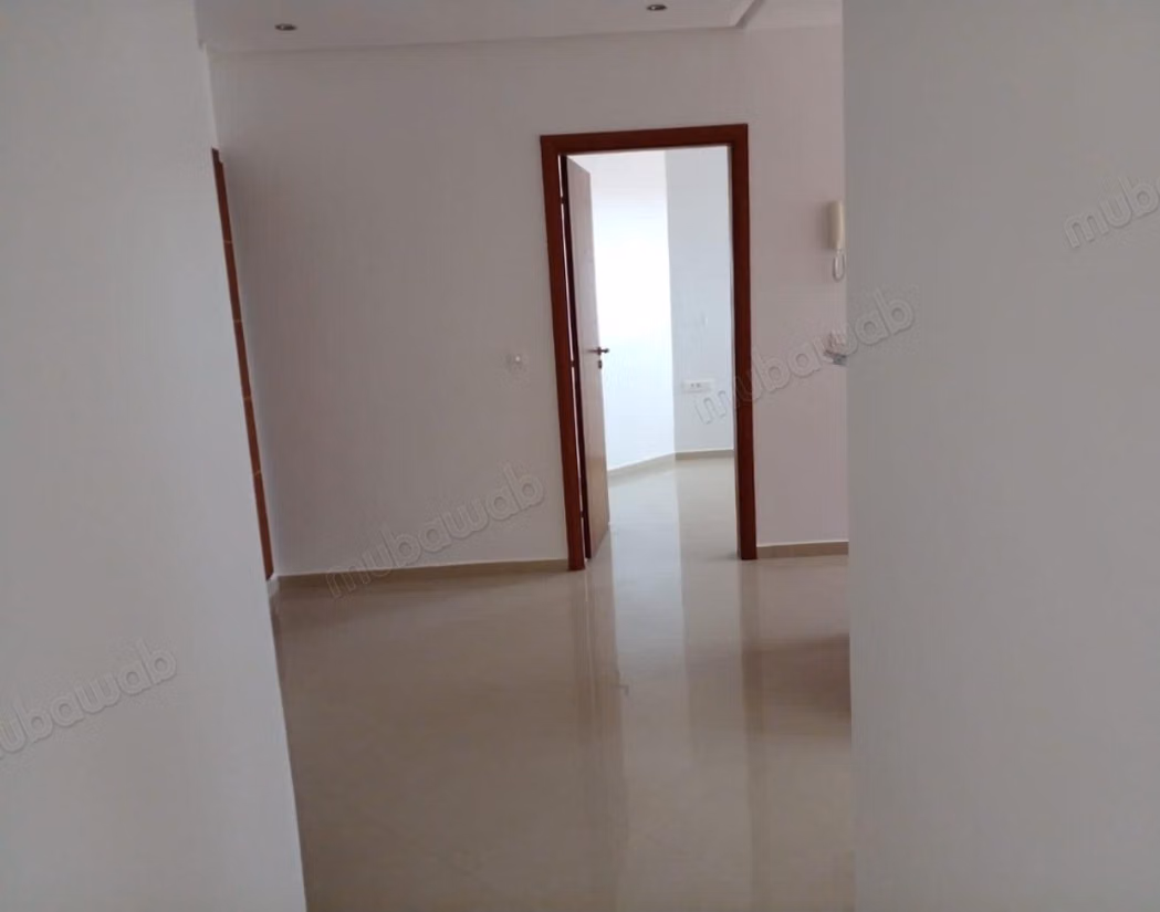 Mooi appartement te koop in Hay Mohammadi. Totale oppervlakte 92 m². Satellietschotel, beveiligd gebouw