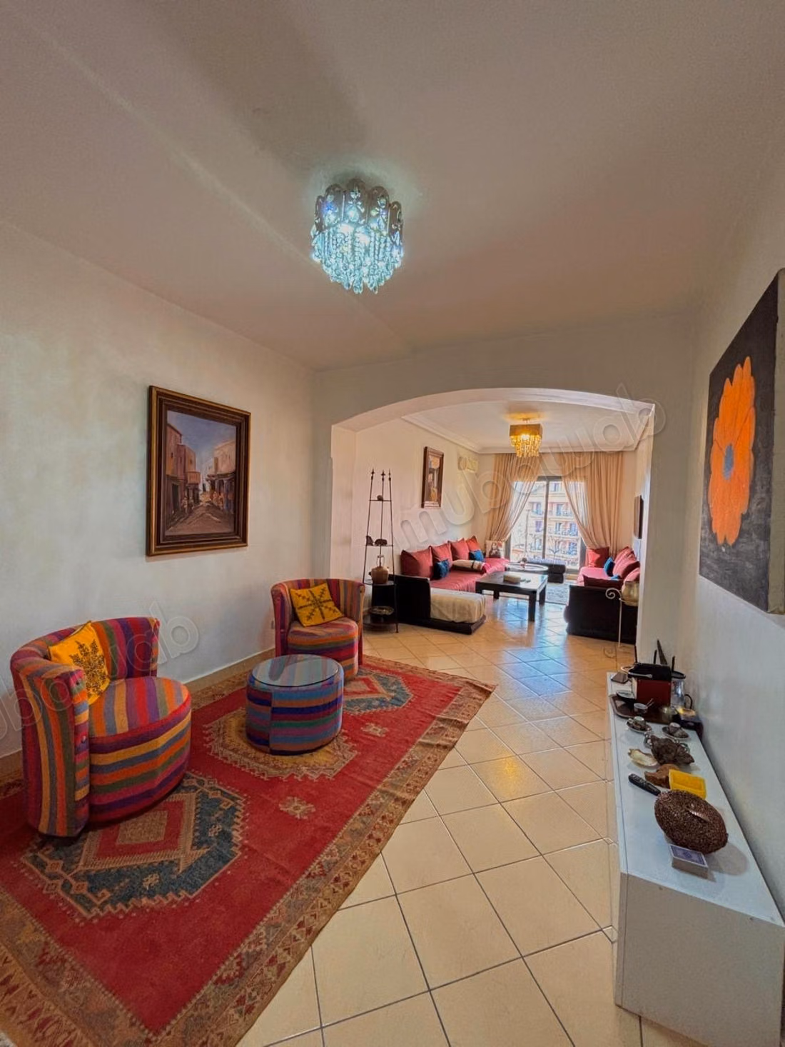 Apartment for sale in Guéliz. 3 rooms. Typical Moroccan living room, secure residence