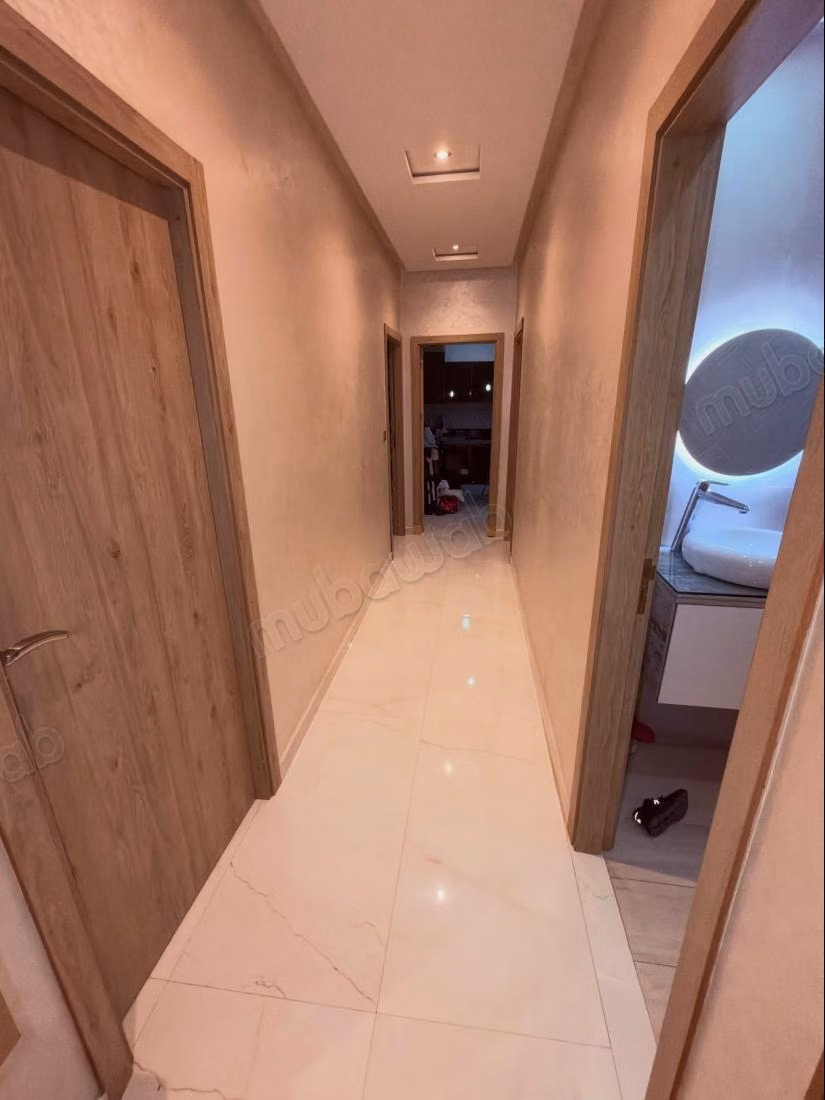 Apartment for sale in Iberia. 3 comfortable rooms. Traditional lounge and satellite dish system.