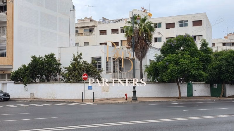 Commercial use villa to demolish