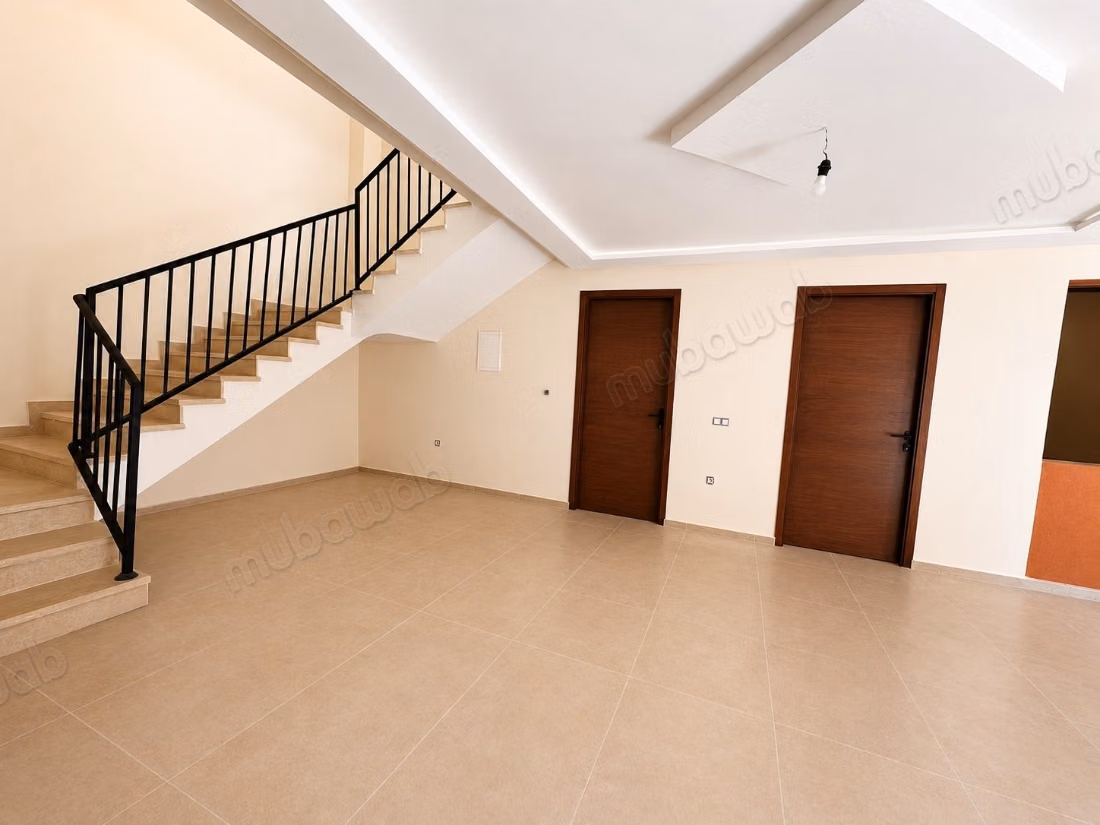 Modern villa with 5 bedrooms in Targa