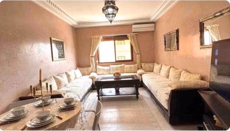 Vend appartement à Samlalia. 3 pièces. Salon traditionnel marocain, résidence sécurisée